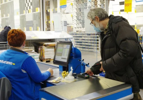 Castorama rekrutuje na weekendy. Za pracę w soboty i niedziele można dostać dodatkowe pieniądze