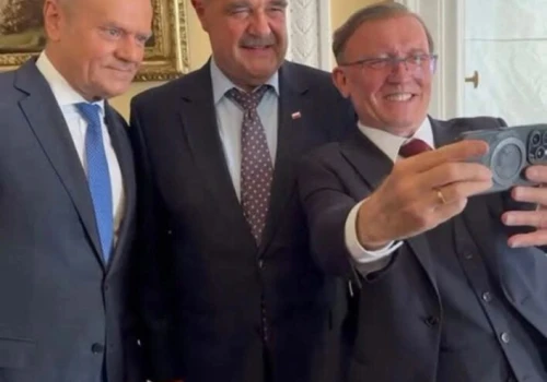 Polska tonie, a Tusk bawi się w komedianta. To nie jest „Ranczo”!