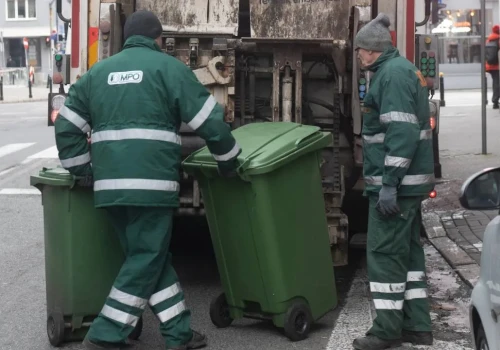 Opieszałość rządu i system kaucyjny zbierają owoce. Gminy: Mieszkańcy zapłacą więcej za śmieci