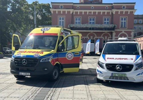 Dwa nowe ambulanse dla częstochowskiego pogotowia. Jeden kupili mieszkańcy w Budżecie Obywatelskim