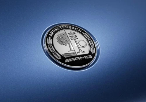 Metalowe logo AMG może poparzyć kierowcę. Właściciele Mercedesów pozywają producenta