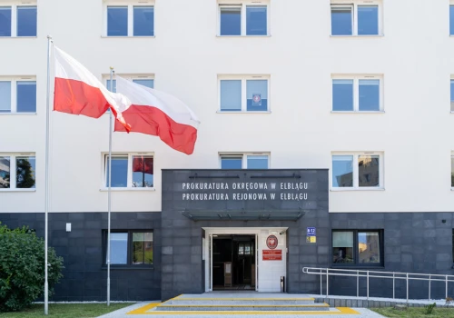 Ratował mu życie, a dostał dwa ciosy. Pacjent stanie przed sądem
