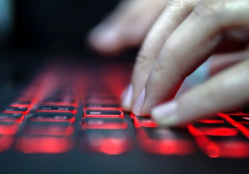 Bez znajomości hasła można zalogować się do SharePointa jako admin.