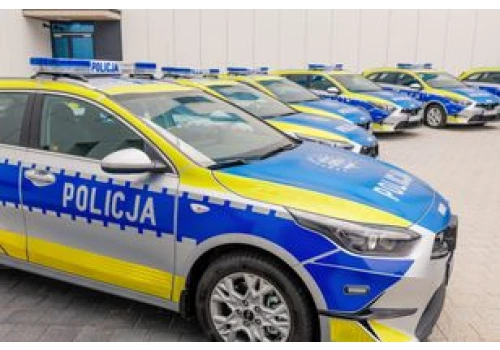 Ponad 300 pojazdów w 4 miesiące. Trafią do policji
