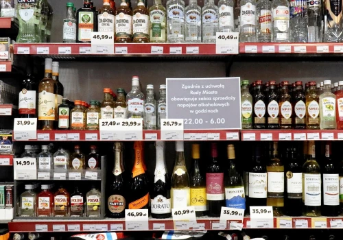 Nocna prohibicja bez wyjątków i koniec promocji. Jest ponadpartyjna zgoda