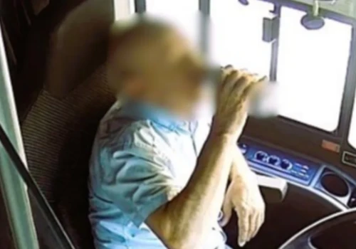 Pijany kierowca autobusu miejskiego. Policja: „Podczas kilkugodzinnej trasy otwierał i wypijał kolejne puszki piwa”