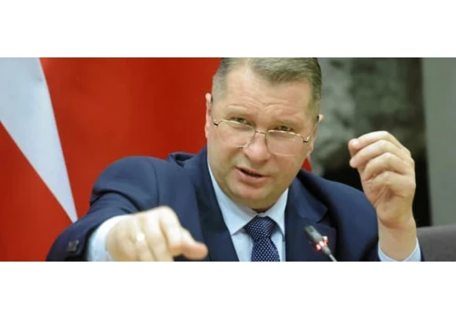 Czarnek chce wyjść z ETS. Przez to możemy wpaść w „klimatyczne cło”
