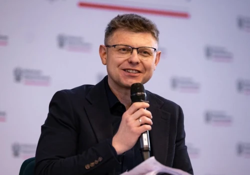 Nasz patronat. „Dojrzewanie w sieci”. Dr Konrad Ciesiołkiewicz: Dzieci nie są gotowe na siłę algorytmu