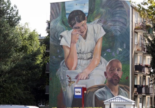 Anioł, artysta i motyl. Dzieło Malczewskiego ożyło na ścianie bloku