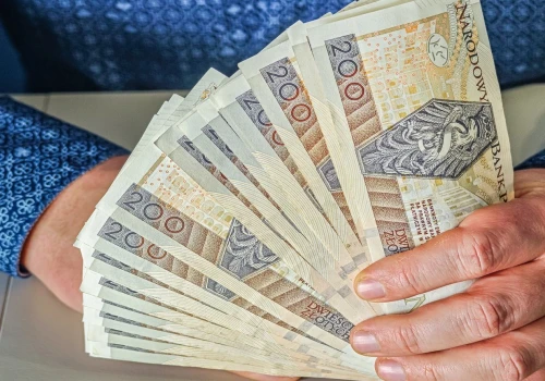 Praca na jedną zmianę z pensją do 16 tys. złotych. Wystarczy podstawowe wykształcenie