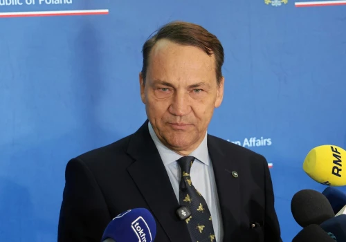 Sikorski do Muska: Przestań dyskryminować polskich użytkowników Starlinka