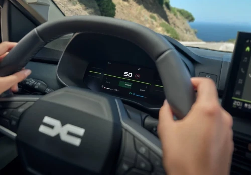 Dacia Sandero to nowy polski bohater. Oto jego największy rywal