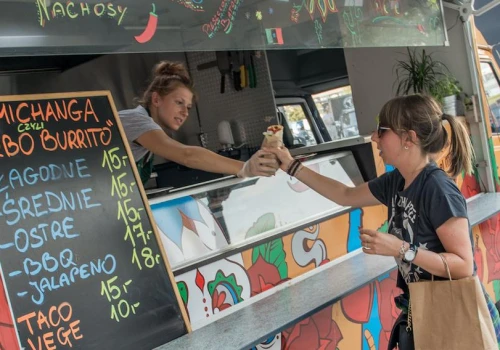 Polska gastronomia rośnie jak na drożdżach. Mamy boom na foodtrucki