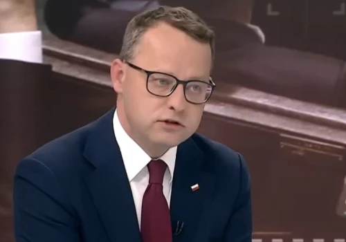 Romanowski zmienił tożsamość i sam się do tego przyznał! „Mam wydany paszport na…”