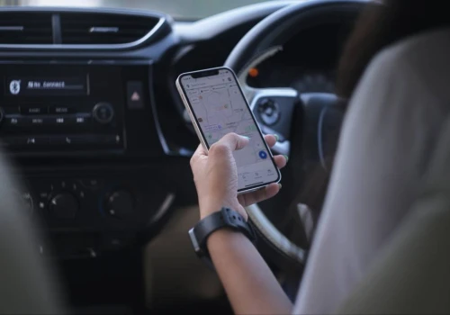 Mandat za telefon podczas jazdy. Kobieta twierdzi, że to była cukinia