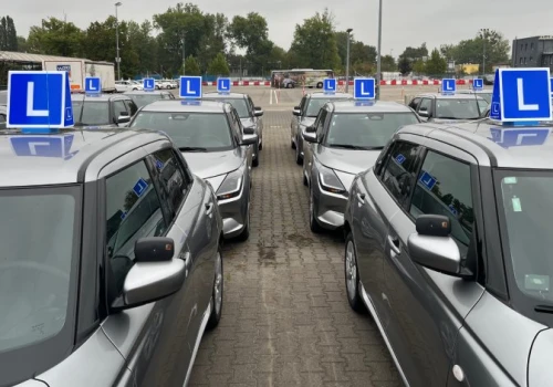 Egzaminatorzy oblewacze. Gnębią kursantów dzięki zmianie prawa, którą wylobbowali u Klimczaka