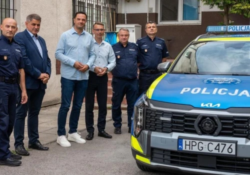 Komisariat w Kalwarii Zebrzydowskiej z nową Kią