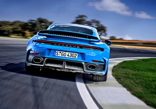 Porsche odłącza się od Volkswagena – ale tylko w emisjach. Łączy siły z Xpengiem