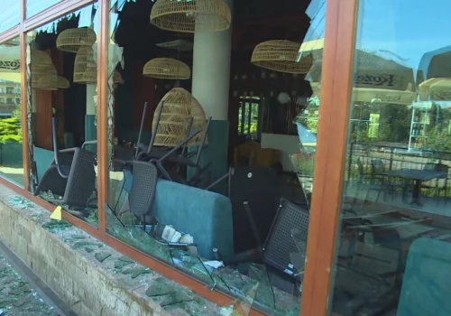Atak pseudokibiców na pizzerię w Zabrzu. W środku zabarykadowali się Węgrzy