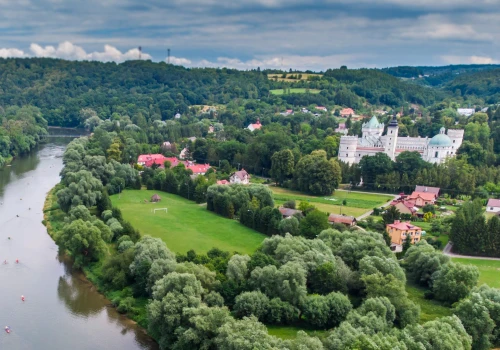 Dolina Wisły i Sanu. Kamperem wzdłuż rzek, do zamków i miasteczek z historią
