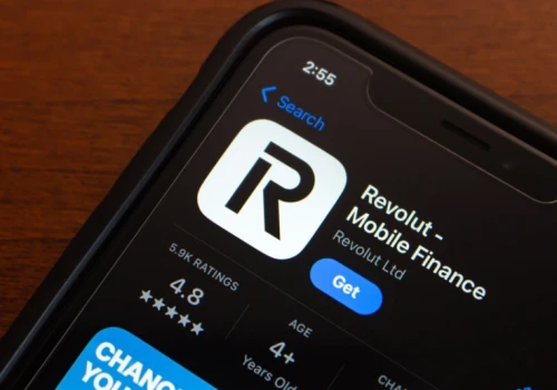 Revolut wchodzi na lotniska. Od 2027 roku otworzy własne salony premium