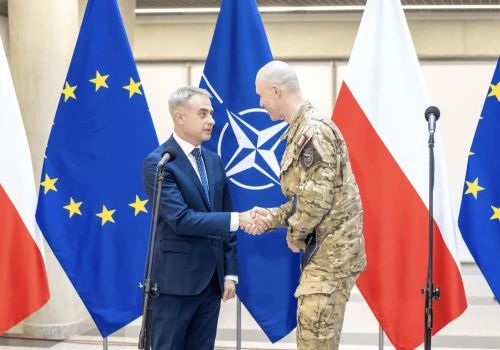 Polska najbardziej atakowana w UE. Rząd i wojsko łączą siły