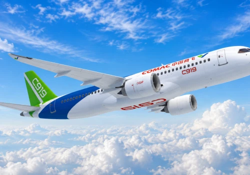 Chiny rzucają wyzwanie Boeingowi i Airbusowi. COMAC C919 wykonał pierwszy międzynarodowy lot