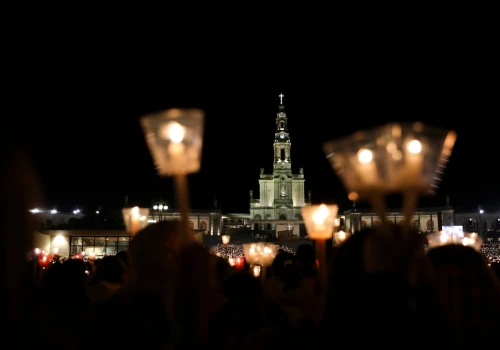 Fatima: około 30 tys. pielgrzymów upamiętniło 109. rocznicę uwięzienia małych wizjonerów