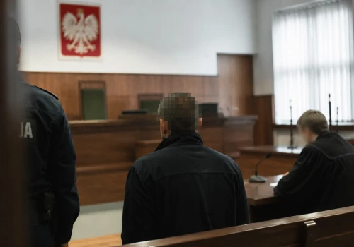 NOWY TOMYŚL: Groził kierowcy autobusu śmiercią. Potem zrobił to ponownie… na sali sądowej