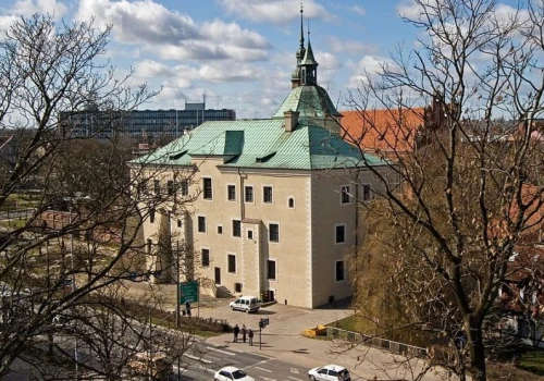 Spór o obrazy z wystawy „Kresy Europy”. Jest pozew