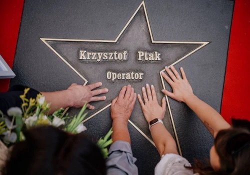 Krzysztof Ptak z gwiazdą na Piotrkowskiej. Łódź upamiętniła wybitnego operatora