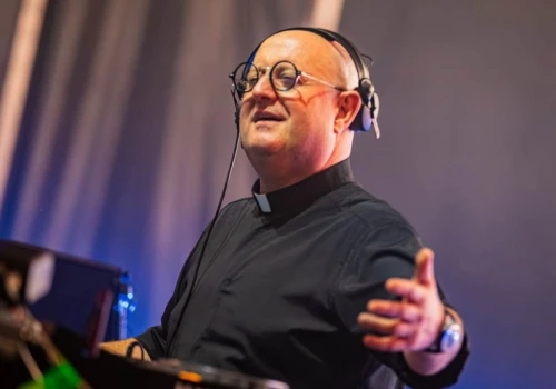 Padre Guilherme krytykowany przez… konserwatystów. „To nie ewangelizacja”