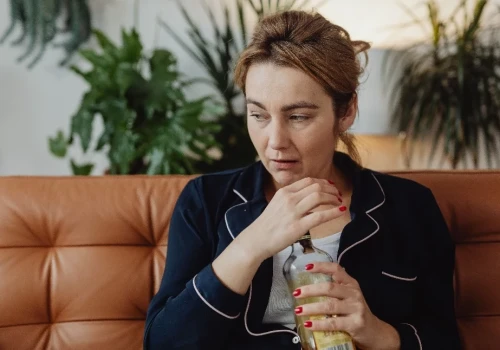 Picie alkoholu przez kobiety. Polskie badania pokazują skalę zjawiska