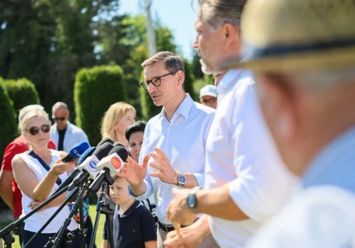 38 posłów, w tym Morawiecki, i 2 senatorów wykluczonych z PiS