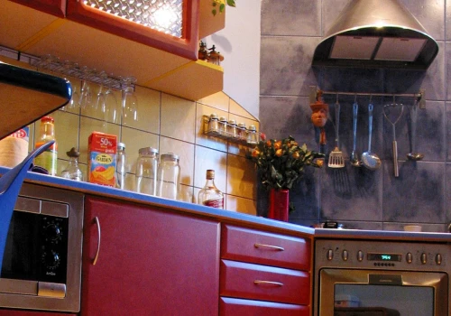 70 proc. Polaków ma kuchnię 6-15 m2. Projektanci zdradzają, jak 