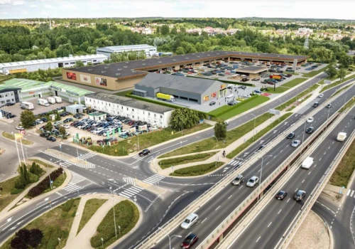 Biedronka i McDonald's już działają. Nowy park handlowy prawie pełny