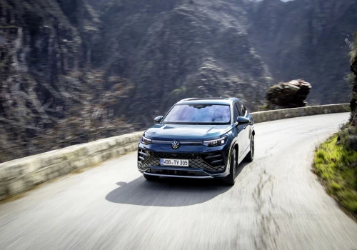 Silnik z Golfa GTI w Tiguanie i powrót napędu 4×4 do T-Roca. Volkswagen odświeża ofertę SUV-ów
