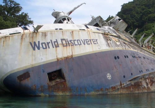 MS World Discoverer – niesamowity wrak porzucony w tropikach
