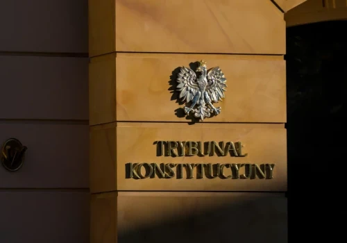 Kandydat do TK pod ostrzałem. „Obłuda oraz robienie sobie żartów z wyborców i obywateli”