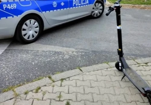 Niebezpieczna jazda hulajnogą w Nowym Dworze