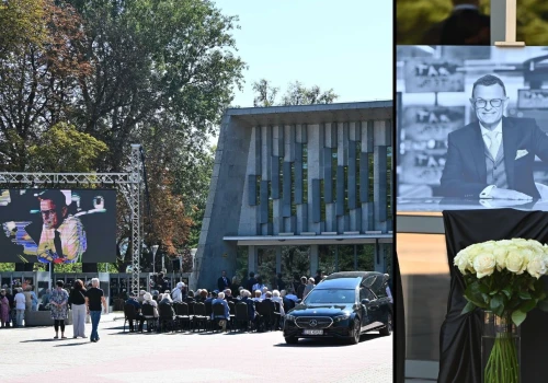 Tak rozpoczął się pogrzeb Andrzeja Morozowskiego. Żałobnicy usłyszeli muzykę