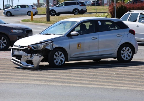 Zderzenie Hyundaia i Audi na skrzyżowaniu w Lublinie. Możliwe utrudnienia