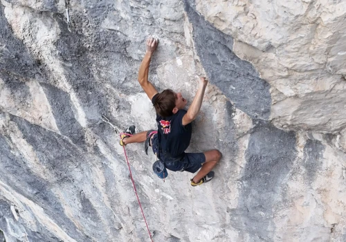 Pepa Šindel robi pierwsze powtórzenie „Big Twin” 9a+ Adama Ondry