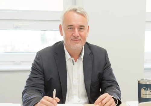 Sztuczna inteligencja pomoże ratować wzrok? Naukowiec z UWM współautorem ważnego badania