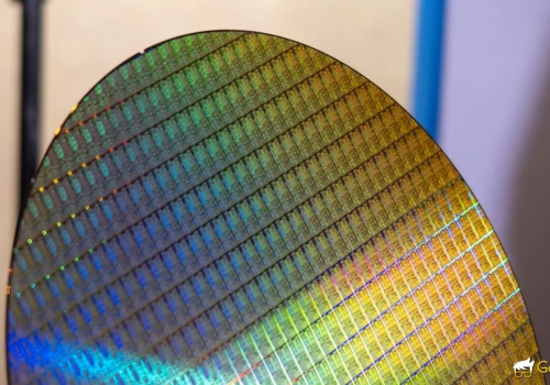 AMD idzie po pomoc do największego rywala. Intel może na tym sporo ugrać
