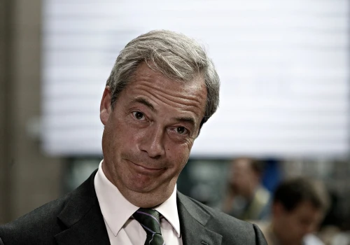 Farage znów posłem. Co jego powrót oznacza dla imigrantów w UK?