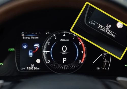 Lexus przejechał ponad 750 tys. km po polskich drogach. Lista napraw zaskakuje