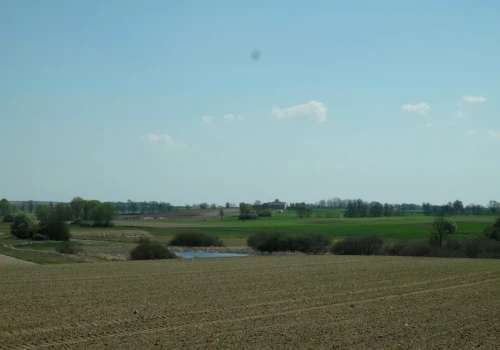 Tak rolnik może legalnie zatrzymać wodę na terenach rolniczych
