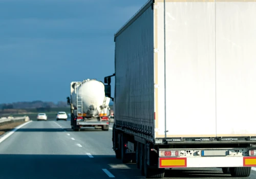 Przedsiębiorcy i transport oceniają obniżkę cen paliw. „To nie jest realne wsparcie”