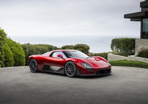 Powrót do przeszłości. McLaren prezentuje McL 6GT z manualną przekładnią